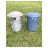 PAIR 32 GALLON RUBBER TRASHCANS W/ LIDS BLUE NOS