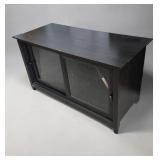 ENTERTAINMENT CENTER GLAAS DOORS TO INTERIOR