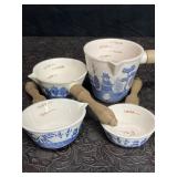 VINTAGE BLUE WILLOW CERAMIC MEASURING CUPS W/