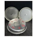 2 PAMPERED CHEF TART PANS & BELLA BUG BERRY PIE