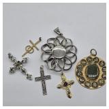 PENDANT LOT: ZODIAC, CROSSES, PLUS