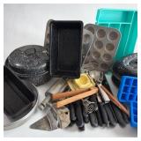 Large Lot of Kitchen Essentials/ VTG Enamelware/