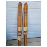 Vtg Lund Voyager Water Skis