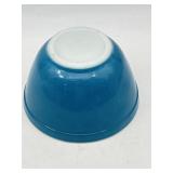 VINTAGE BLUE PYREX MIXING BOWL 1.5 PT. NO. 401