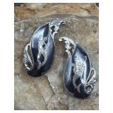 Siam Sterling Niello Paisley Shape Clip On