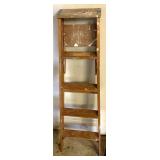 5 foot wooden ladder