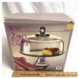 Two piece footed cake set