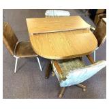 Kitchen table w/2 rolling chairs 2other chairs