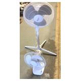 2 Fans large fan loose on base