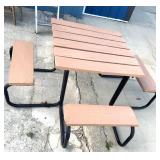 Picnic table