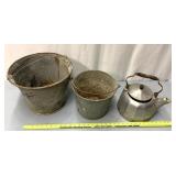 2 Vintage pails/kettle