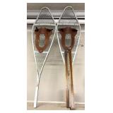 Snow shoes/decorative snow skis