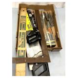 Level/square/handsaw