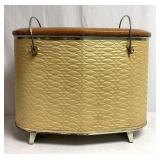 Retro laundry hamper
