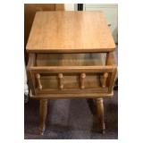 End table/magazine rack