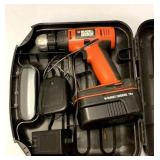 Black & Decker 18 V cordless drill charges
