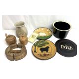 Pottery/wooden decor