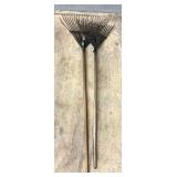 2 rakes