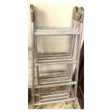 Multi use adjustable ladder