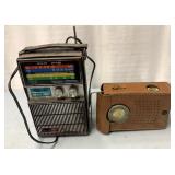 2 Vintage radios
