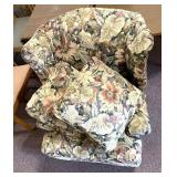 Floral pattern cushion seat w/2pillows