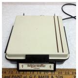 Belgian waffle maker by Munsey