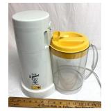 3 quart ice tea pot by Mr. coffee