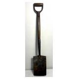 Flat end shovel