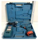 Makita 1/2' drill w/ battery, charger, & case