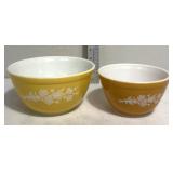 2 Pyrex bowls