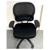Armed adjustable office chair