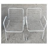 2 stackable outdoor chairs