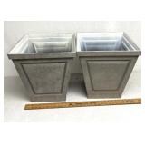 2 outdoor pots