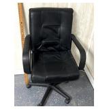 Large adjustable Office chair with arms