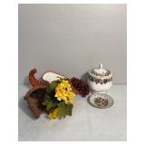 Decorative cornucopias