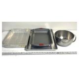 Baking sheet/cake pans/metal measuring cup