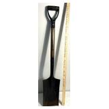 Truper trenching spade