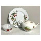 Strawberry dishware/tea