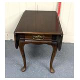 Drop leaf end table with single drawer