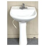 Bathroom sink w/stand 2 piece has marks
