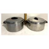 2 flintware pots w/lids