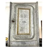 Deluxe bread and cake cabinet