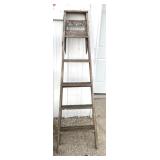6ï¿½ wooden ladder