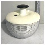 Salad mixer