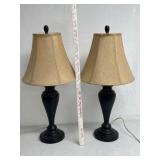 2 decorative tabletop lamps