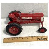 Farmall 350 Toy tractor