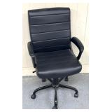 Adjustable Office/gaming chair with rollers