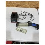 Snap-On Versavolt Flashlight & Charger no battery