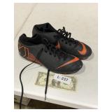 Nike Soccer Shoes? Size 8