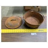 Cast Iron Dutch Oven